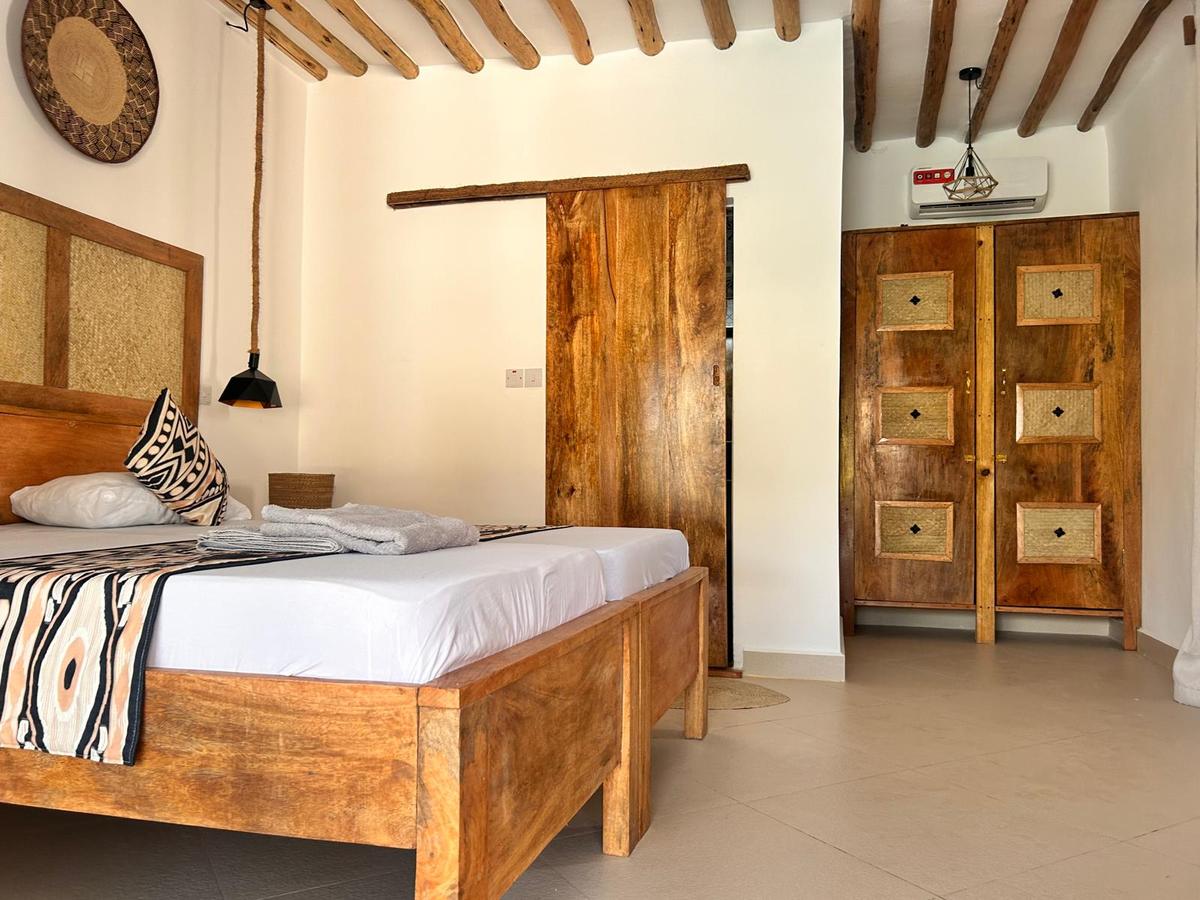 Africa Garden Suite 1